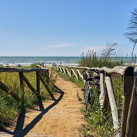 アパート Seaside - Poolside Getaway ビビオーネ