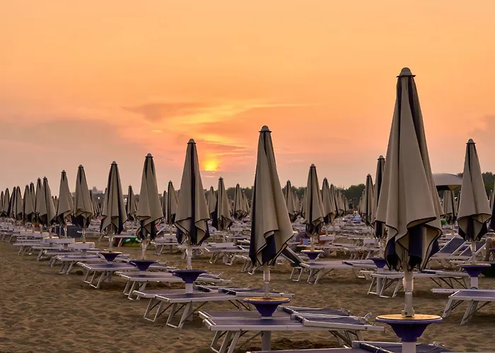 Seaside - Poolside Getaway Apartamento Bibione