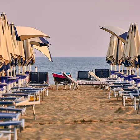 Seaside - Poolside Getaway Appartamento *