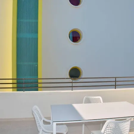 Seaside - Poolside Getaway *